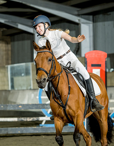Colette's Indoor Showjumping at Willow Farm (QP2333) 